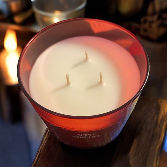 Distant Lands Apple Strudel 3-Wick 14 Oz. Wax Candle NEW - Picture 3 of 5